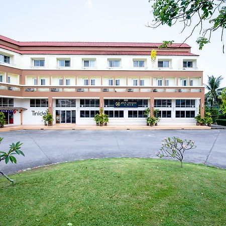 Tinidee Hotel Ranong Esterno foto
