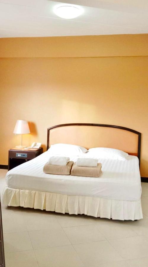 Tinidee Hotel Ranong Esterno foto