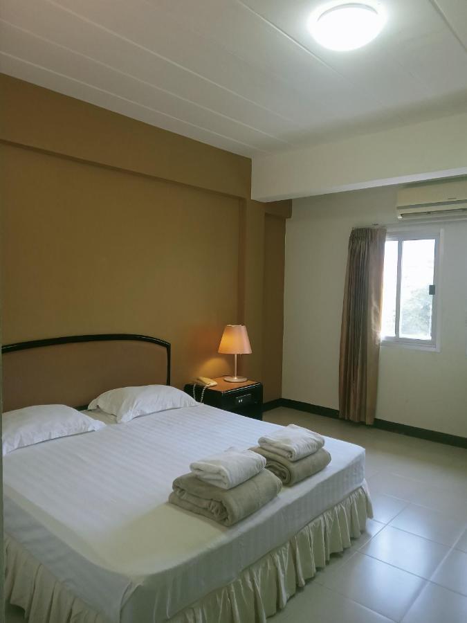 Tinidee Hotel Ranong Esterno foto