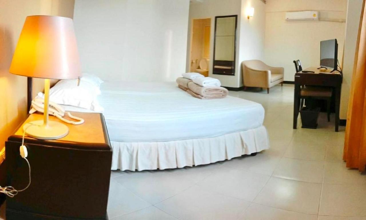 Tinidee Hotel Ranong Esterno foto