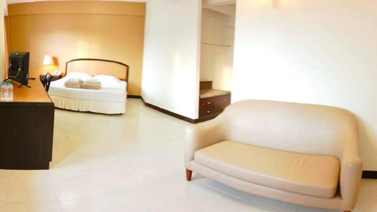 Tinidee Hotel Ranong Esterno foto